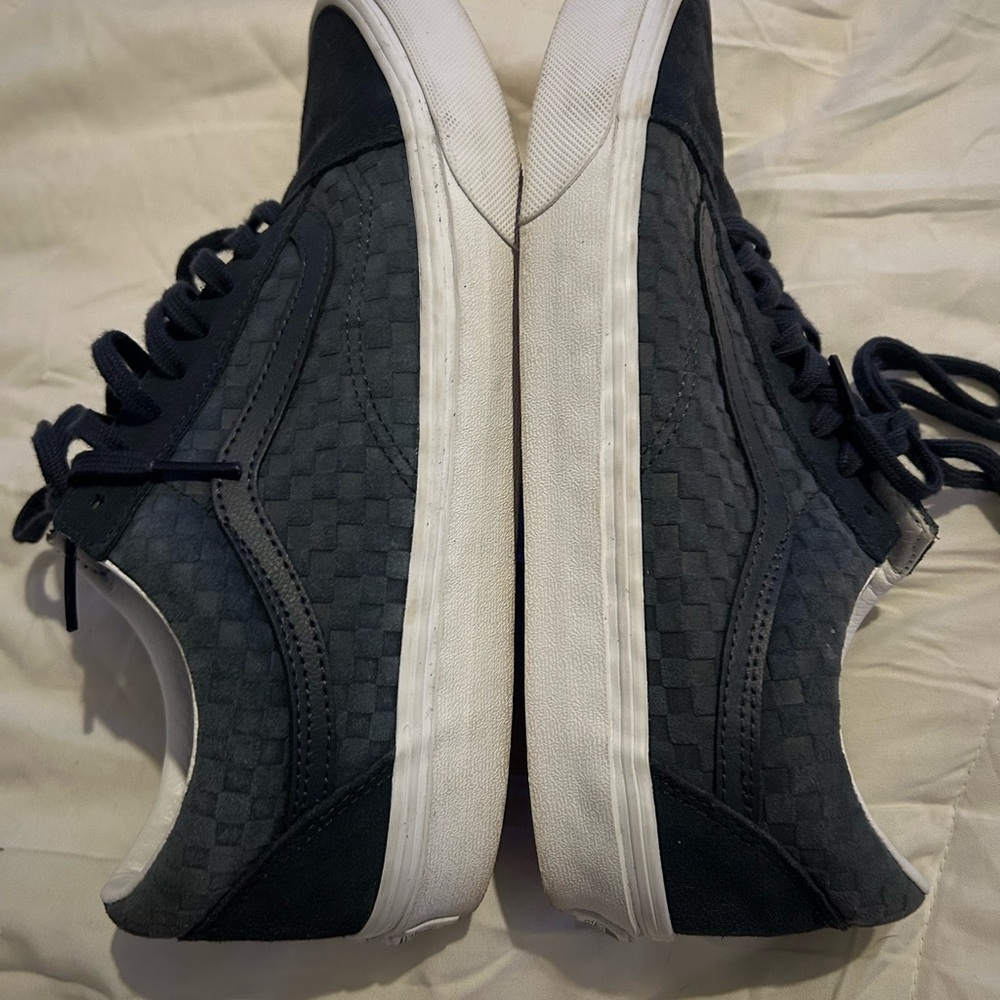 Vans - Picture 3 of 4